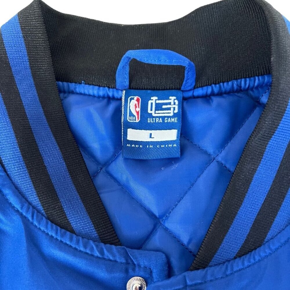 New York Knicks Satin Jacket - Iconic Blue Streetwear - Picture 3 of 7